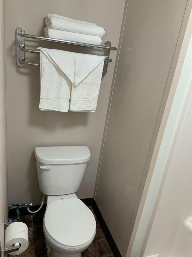 Hotel Karbani 2*